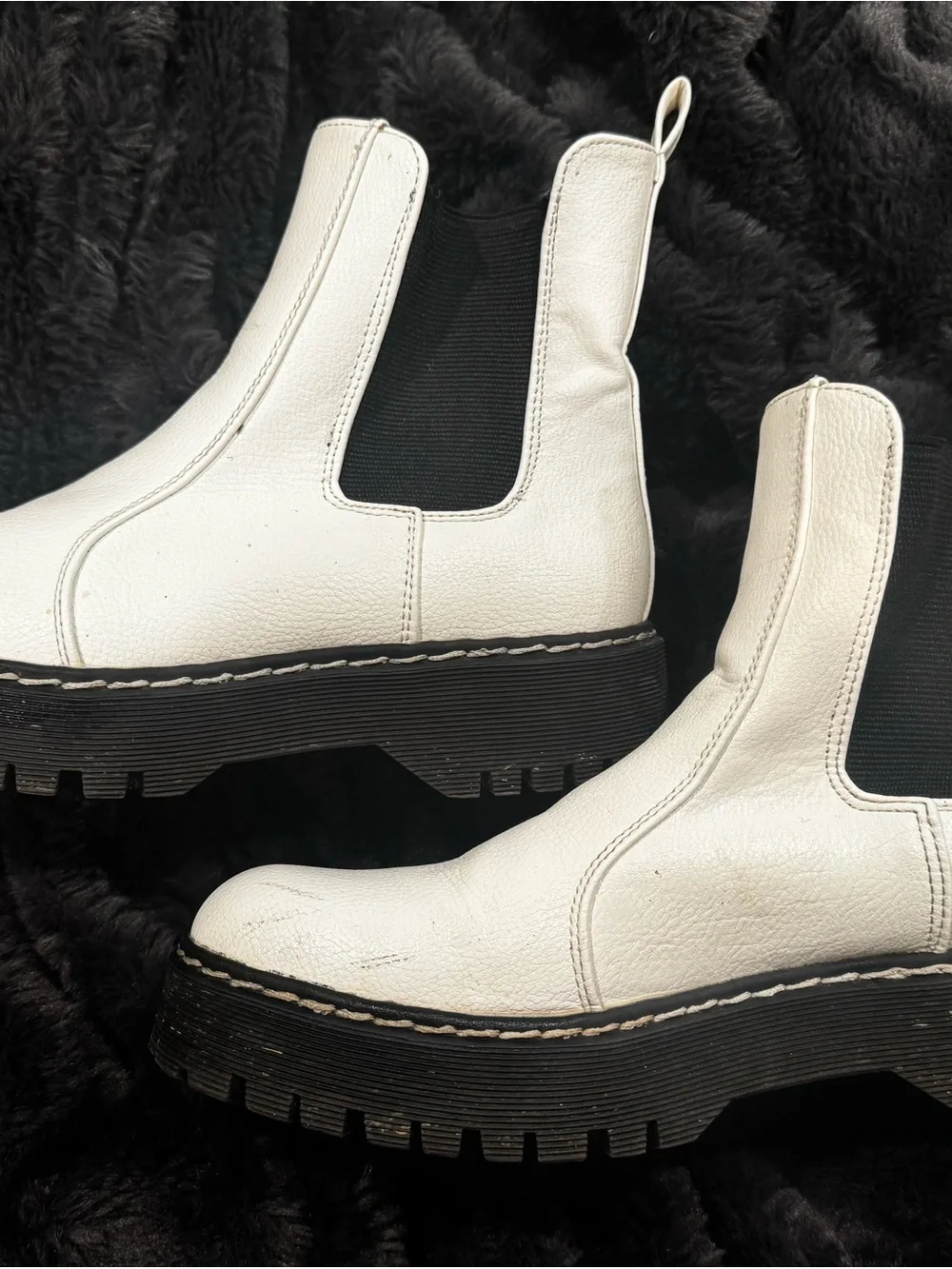 White Chelsea Lug Sole Boots - Women's Ankle Boot
